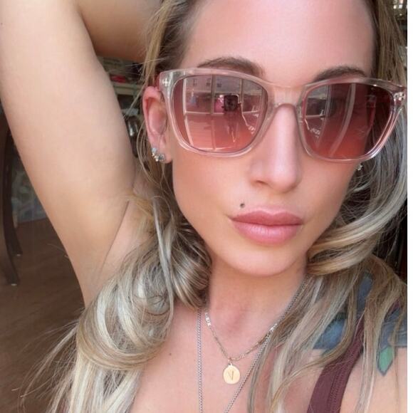 Michael Kors Tessa M2904S 639 Red Clear Wayfarer Gradient Pink Sunglasses Case - Picture 10 of 16